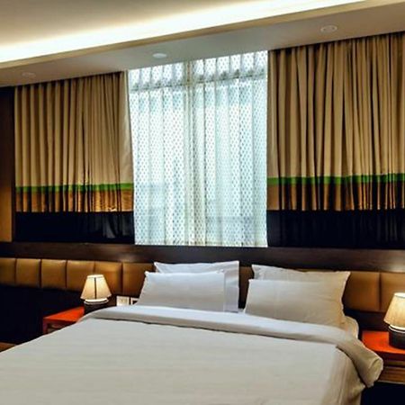 Minla Hotel Bangalore Buitenkant foto